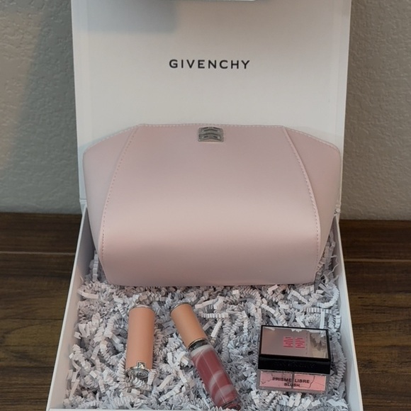 Givenchy Pink bundle Set - Picture 1 of 4